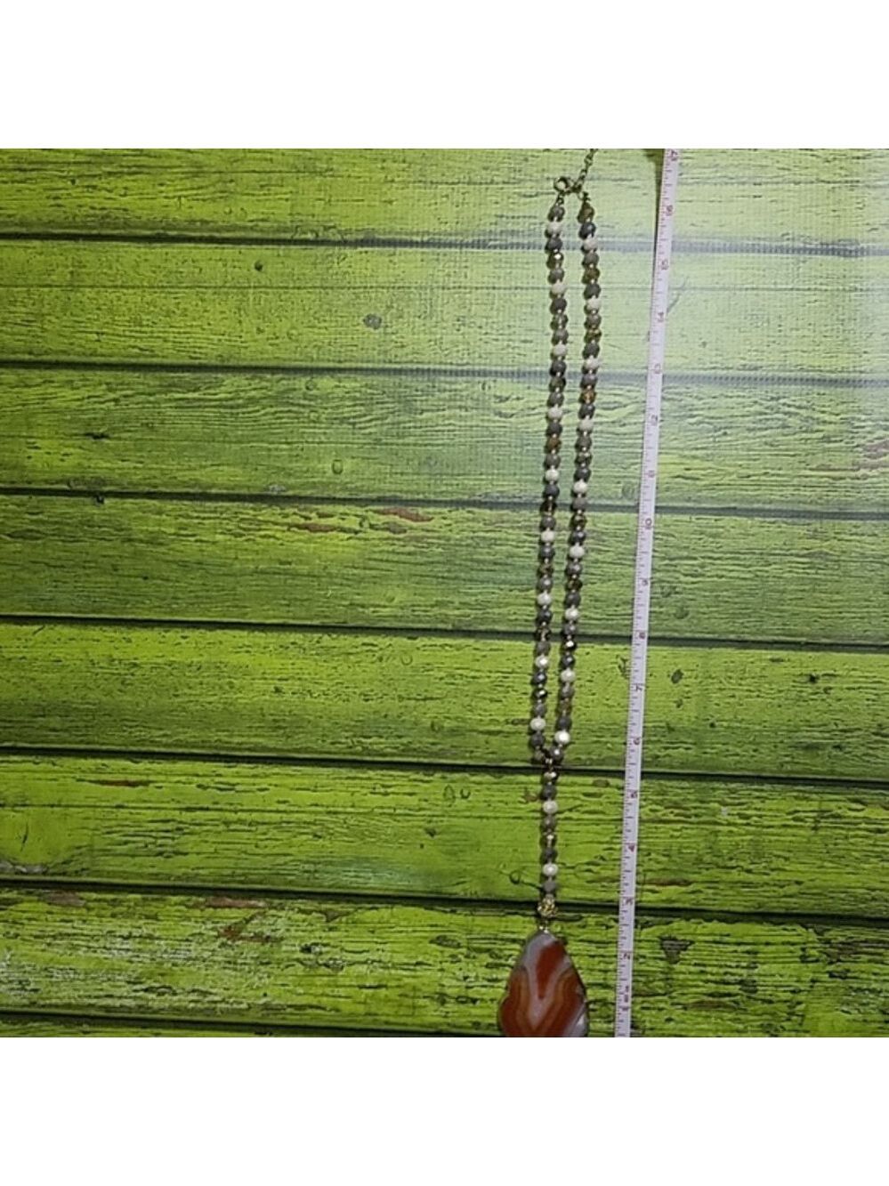 Stunning geode orange and white Agate necklace - Picture 7 of 7